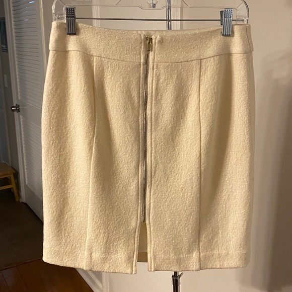 Banana Republic Skirt - Picture 2 of 5
